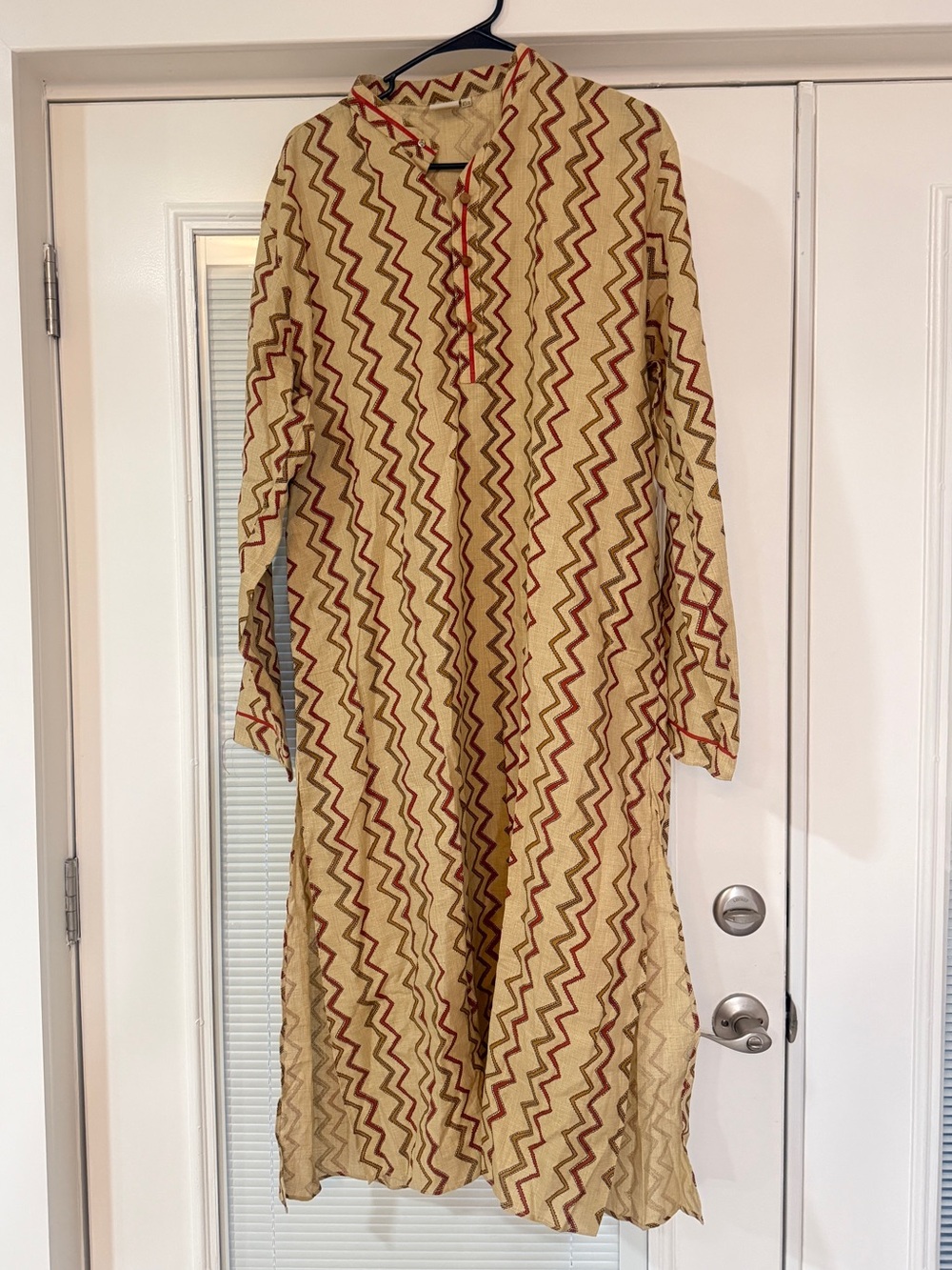 Encino Indian men's kurta tunic red chevron stripes, wooden snap buttons 105cm